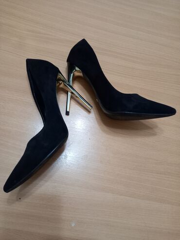 mokasine beograd: Pumps, 37