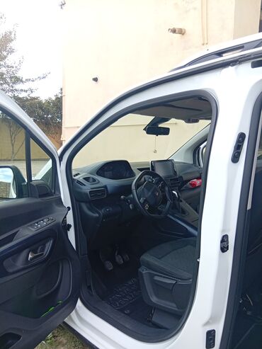 Peugeot: Peugeot : 1.5 l | 2023 il 55000 km Van/Minivan — 13