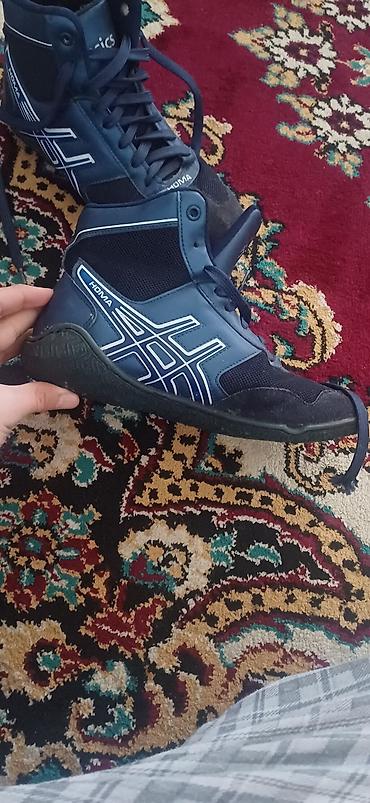 Şəxsi əşyalar: Məhsul: Asics brendinin yüksək boğazlı idman ayaqqabısı (HOMA — 2