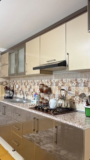 Günlük kirayə evlər: 200 kv. m, 5 otaqlı, Kanalizasiya, Artezian quyusu, Kombi — 6