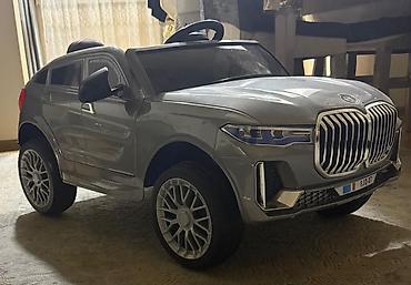 mini araba: Uşaq üçün elektrikli maşın – BJQ‑X7, gümüşü rəngdə SUV dizaynı — 1