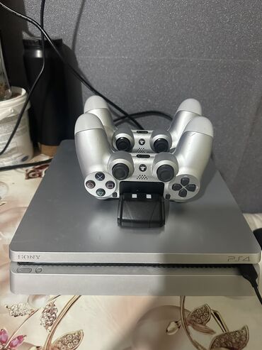 PS4 (Sony PlayStation 4): PS4 (Sony PlayStation 4)