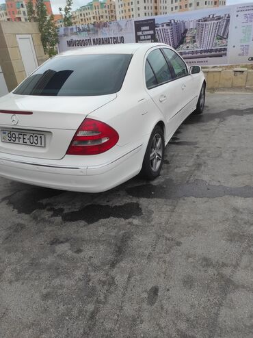 Mercedes-Benz: Mercedes-Benz E 240: 2.6 l | 2003 il Sedan — 5