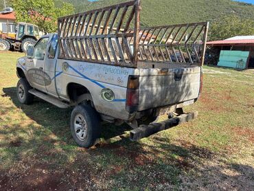 Nissan Pickup: 2.4 l | 1992 year Pikap