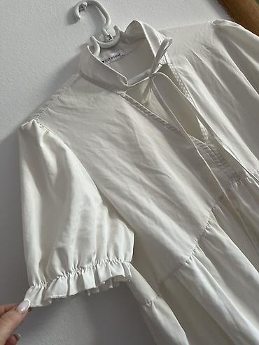 massimo dutti baletanke: Bela ženska haljina romantičnog kroja, brenda Just Woman. Model je — 2