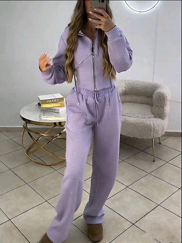 Gornji i donji deo: STIGLIII
Komplet: 4100 dinara
Vel: univerzalna — 6