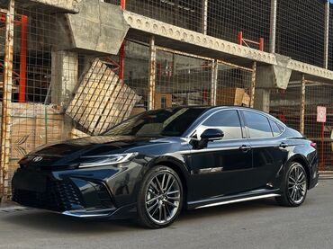 купить маленькую машину недорого: Toyota Camry: 2024 г., 2 л, Вариатор, Гибрид, Седан