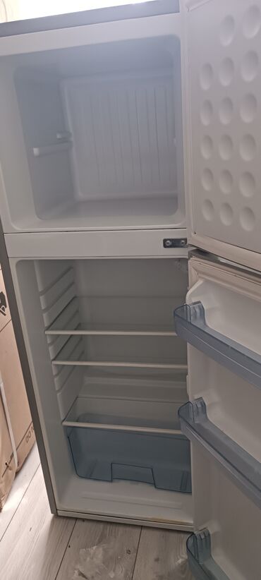 заморозка холодильник: Муздаткыч Avest, Колдонулган, Эки камералуу