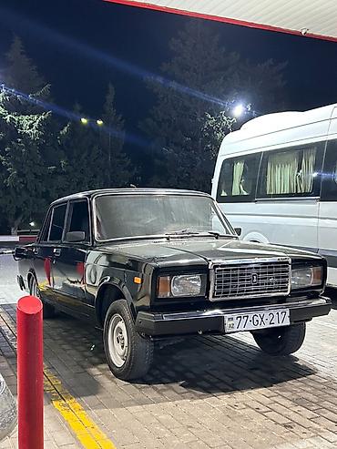 vaz nikel: VAZ 2107, qara rəng, sedan kuzov. Xüsusiyyətlər: - Arxa ötürməli, 4 — 4