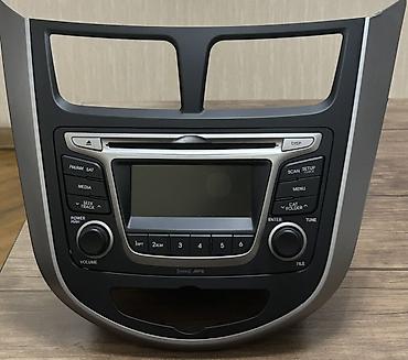 2016-cı il Hyundai Accent üçün orijinal zavod maqnitola və mərkəzi