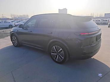 Lixiang: Lixiang L7: 2024 г., 1.5 л, Типтроник, Гибрид, Лимузин — 8