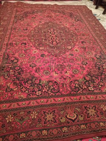 yun xalca: 40 manata Gence Xalçası 2/3 yun xalça heç bir defekti yoxdur Real