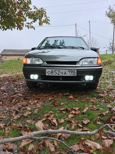 led işıq: Model: VAZ 2114 Samara (5 qapılı hetçbek) Rəng: tünd yaşıl (metalik)