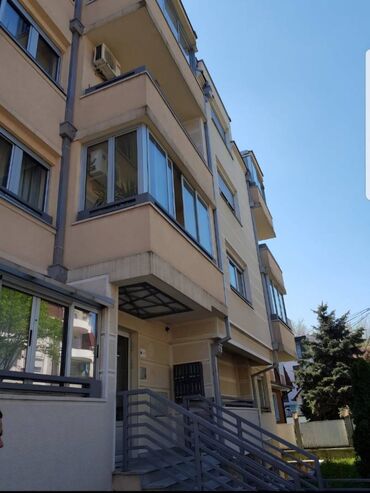 Dugoročni najam stanova: 3 sobe — 13