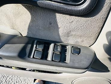 mazda 323 2003: Nissan Primera: 2001 г., 1.8 л, Механика, Бензин, Универсал — 6