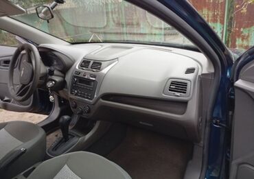 Chevrolet: Chevrolet Cobalt: 1.5 l | 2024 il Sedan — 3