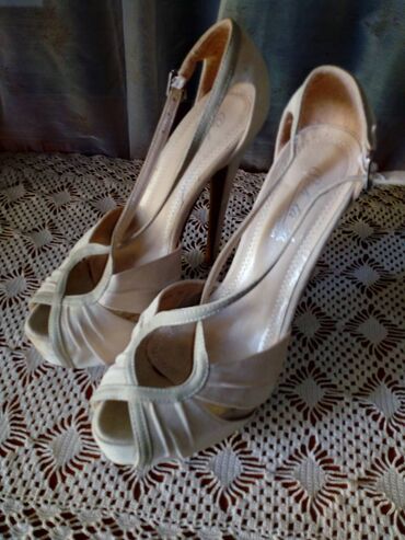 grubin papuce sa dva kaisa: Sandals, 38