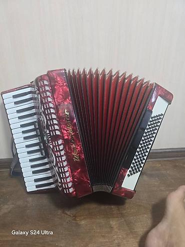 Аккордеоны: Продаются аккордеоны по выгодной цене,в отличном состоянии, звоните — 15