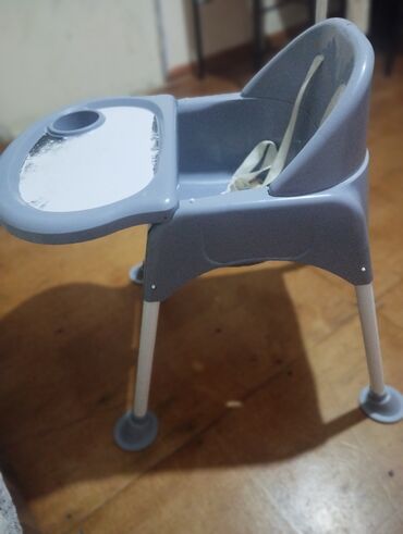 supunatorlu uşaq şəp şəpləri: Uşaq yemək stulu - Rəng: boz - Material: möhkəm plastik oturacaq və