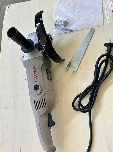 black decker: Угловая шлифовальная машина Crown CT 3222, также известная как — 2