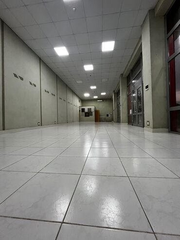 Mağazalar: Kommersiya obyekti – İcarəyə verilir.Qiymetde endirim olacaq. -Obyekt — 13