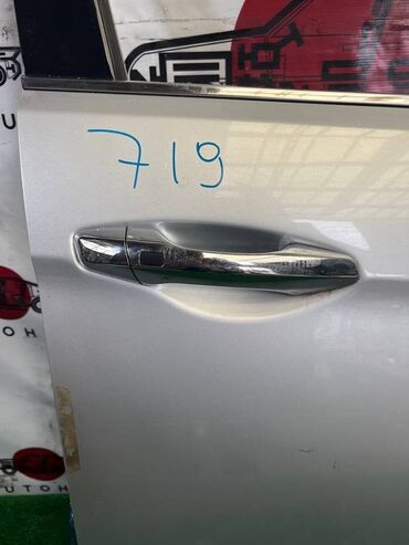124 вампер: Передняя правая дверная ручка Hyundai