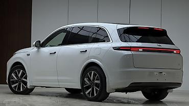 Lixiang: Lixiang L7: 2023 г., 1.5 л, Автомат, Электромобиль, Кроссовер — 3