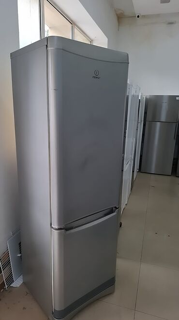 dondurucu soyuducular: Indesit iki qapılı soyuducu - Rəng: gümüşü/metallik - Qapı düzümü
