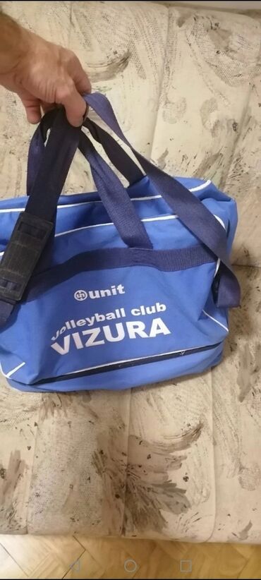 Sportske torbe i rančevi: Sportska torba dobra na Rame ili u ruke
Adidas 
 Mirjevo — 17