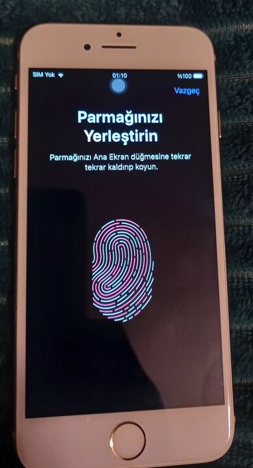 Digər mobil telefonlar: Məhsul: Qızılı rəngdə smartfon (metallik korpus Xüsusiyyətlər: Pil — 9