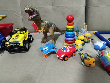 Oyuncaqlar: Kinder və oyuncaqlar hərəsi 2azn Ən az 10 AZN lik alış verişde — 3