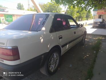 продаю 2106: Mazda 626: 1989 г., 2 л, Механика, Газ, Седан