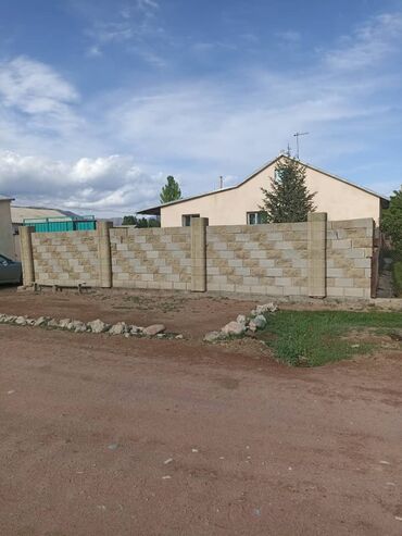земельный дом ош: Дом, 70 м², 4 комнаты, Риэлтор, Косметический ремонт