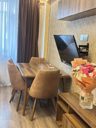 Uzunmüddətli kirayə mənzillər: Tam mebellı mənzil interyeri Ünvan: Yeni Yasamal, 77 nin son — 12