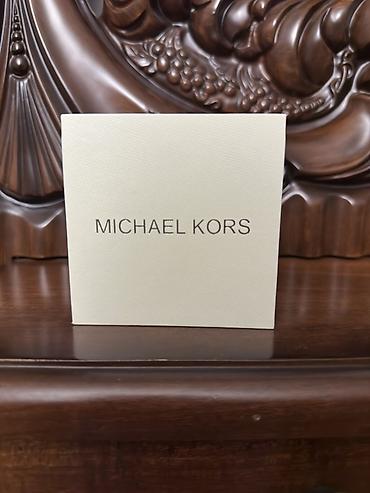 starex is saatlari: Michael Kors qadın qol saatı - Modell: zəncir qayışlı, kvadrat — 2
