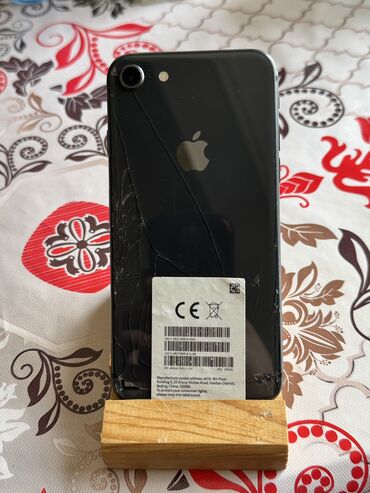 Apple iPhone: IPhone 8, 64 GB, Qara, Qırıq, Barmaq izi