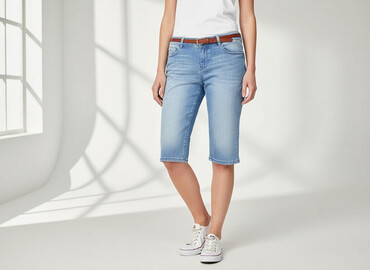 Shorts: Shorts for women, size L