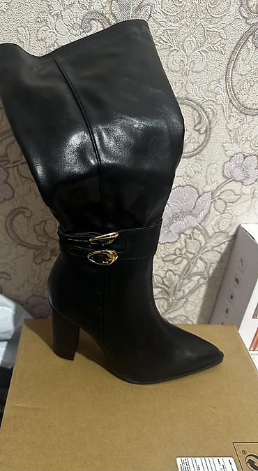 qadın cəkmələri: Qadın dizaltı çəkmə – qara rəng - Model: dizaltı, incə uclu (pointed — 2