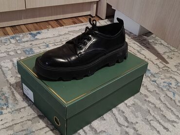 женская обувь на платформе: Туфли, 39, Zara, Колдонулган, түсү - Кара, Өзү алып кетүү