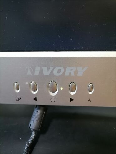 Monitori: Monitor IVORY dijagonala ekrana oko 44 cm
Ispravan dobar
 Mirjevo — 4