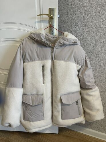 toxunma jaket modelleri: Qışlıq qadın üst geyimi – kapüşonlu iki materiallı kürk/şişmə kombi