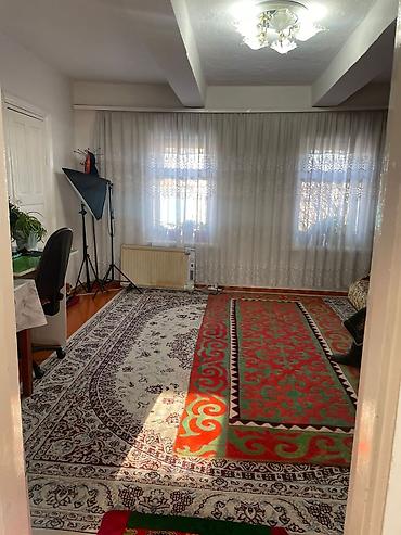 Продажа коттеджей и домов: Продается 4х ком дом с 3х комнатным времянкой в городе Каракол в — 7