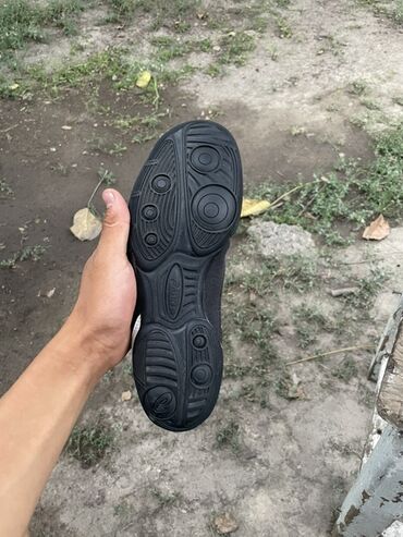 крос асикс: Кроссовки, 40.5, Asics, Б/у, цвет - Черный, Самовывоз