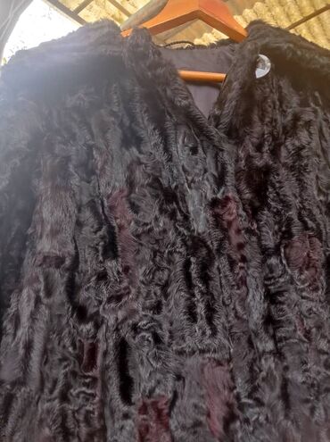 дождевики для обуви: Шуба из тёмного натурального меха (визуально каракуль/стриженный мех)