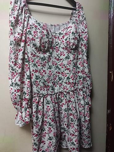 Women's Clothing: Ženska cvetna haljina s dugim rukavima - Model: mini/kratka haljina — 1