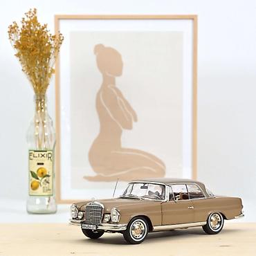 ili handbags: Mercedes-Benz 250 SE Coupé 1969 – Or Métallisé – Die-Cast Norev 🚗✨💛 — 1