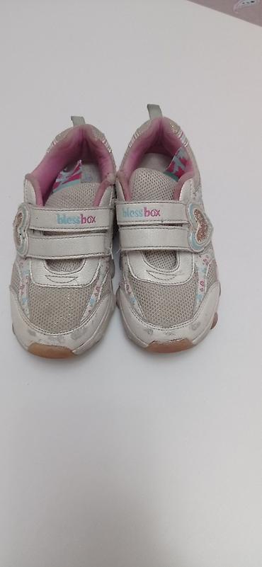 nike react: Детские кроссовки Blessbox, размер 28 (маркировка на ярлыке: STYLE NO — 4