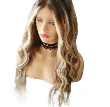 Perike i klipse: 3500
Poluprirodne perike — 2