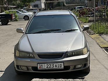 справа: Honda Accord: 2000 г., Автомат, Бензин, Универсал — 2