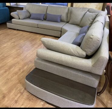 деревянный диван: Угловой диван, цвет - Серый, Б/у